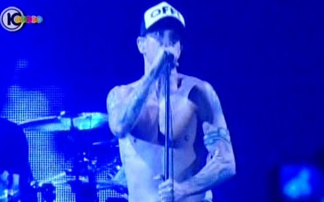 Lead singer Anthony Kiedis during the show. (Screenshot/ Channel 10)