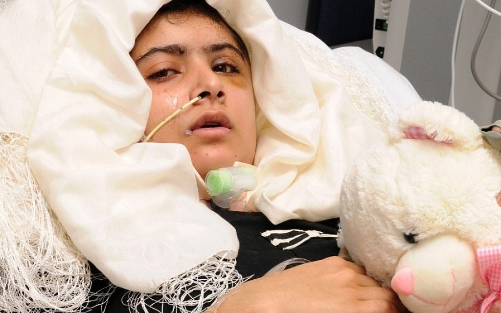 Gadis heroik Pakistan, 15, ditembak di kepala oleh Taliban karena menuntut pendidikan, sedang dalam perbaikan