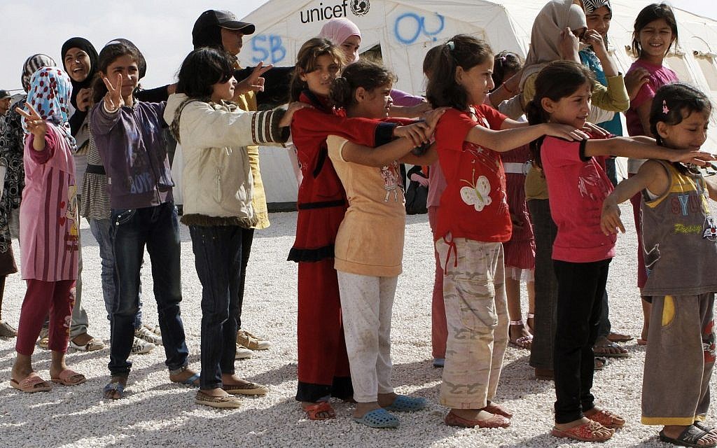 Di kamp-kamp pengungsian di Yordania, anak-anak Suriah kembali bersekolah