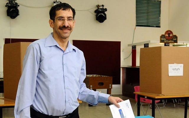 Uri Orbach votes in the Jewish Home primary on November 13, 2012. (photo credit: Yossi Zeliger/Flash90)