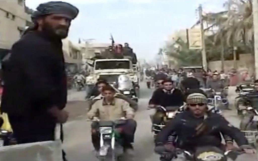 Pemberontak Suriah merebut pangkalan militer utama dan menyita senjata kelas militer