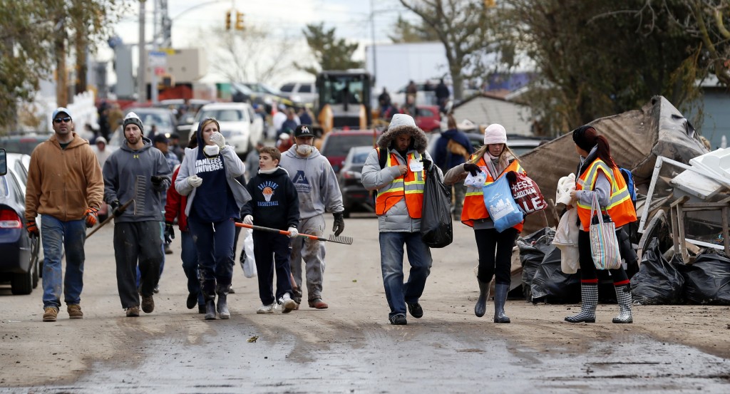 Stalled relief efforts raise anger and confusion in Sandy ...