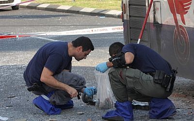 Orang Arab Israel, bekas Tepi Barat, mengaku melakukan pengeboman bus di Tel Aviv hari Rabu