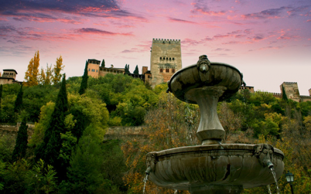 Granada (photo credit: CC-BY-Angel Mateo, Wikimedia Commons)