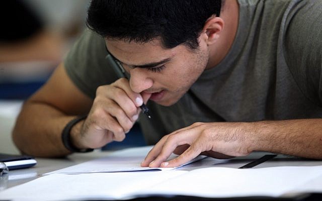 A student in Hartman secondary school in Jerusalem takes a matriculation exam in mathematics in 2010 (Yossi Zamir/Flash90)