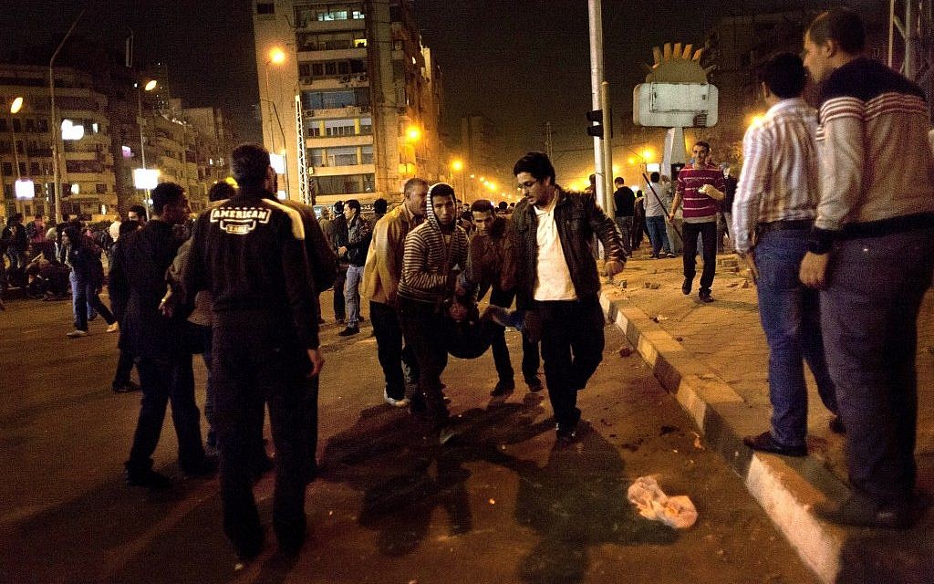 Lima tewas, tank masuk ke Kairo saat protes anti-Morsi mencapai klimaks