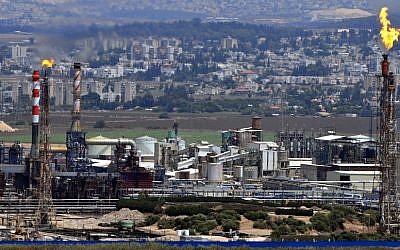 View of chimneys from a refinery in Haifa Bay. (Shay Levy/Flash90)