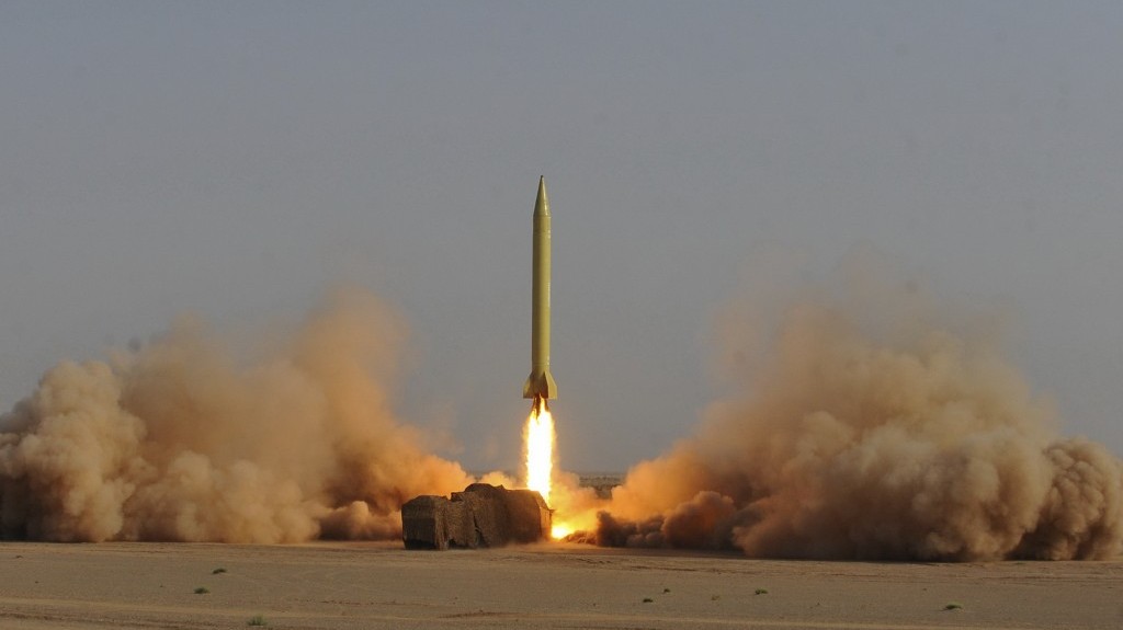 مساعي إيران المتواصلة لتطوير قدرة صاروخية نووية AP110628111897