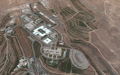 Una vista de Google Earth de una instalación científica siria en Jamraya, cerca de Damasco, antes de que supuestamente fuera golpeada por aviones de combate israelíes a fines de enero.  (Crédito de la foto: captura de imágenes de Google Earth)