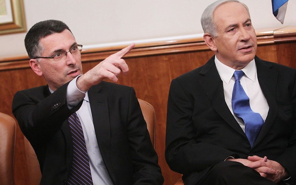 Education Minister Gideon Sa'ar and Prime Minister Benjamin Netanyahu in December, 2012. (Miriam Alster/Flash90)