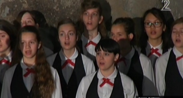 A children's choir sings at Yad Vashem as President Obama visits (photo credit: Channel 2 screenshot)