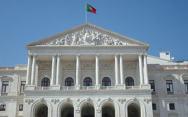 Portuguese Parliament building  (photo credit: CC BY-SA, Andrés Monroy-Hernández, Wikimedia Commons)