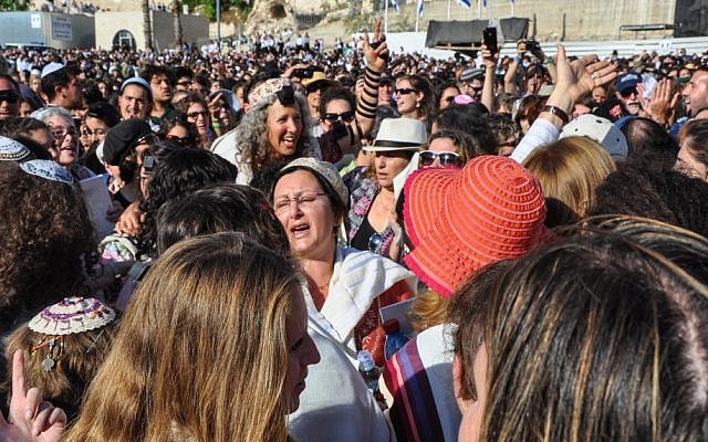 Women celebrate the new month with prayer at the Western Wall, Friday, May 10, 2013(photo credit: Michal Shmulovich/Times of Israel)
