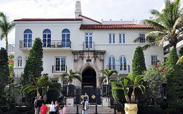 The Versace mansion, purchased by the Israeli-born Nakash brothers. (photo credit: Wikimedia Commons/Chensiyuan CC BY-SA 2.5)