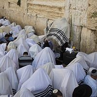The annual priestly blessing at the Western Wall Sunday, September 22 (photo credit: Yonatan Sindel/Flash90)