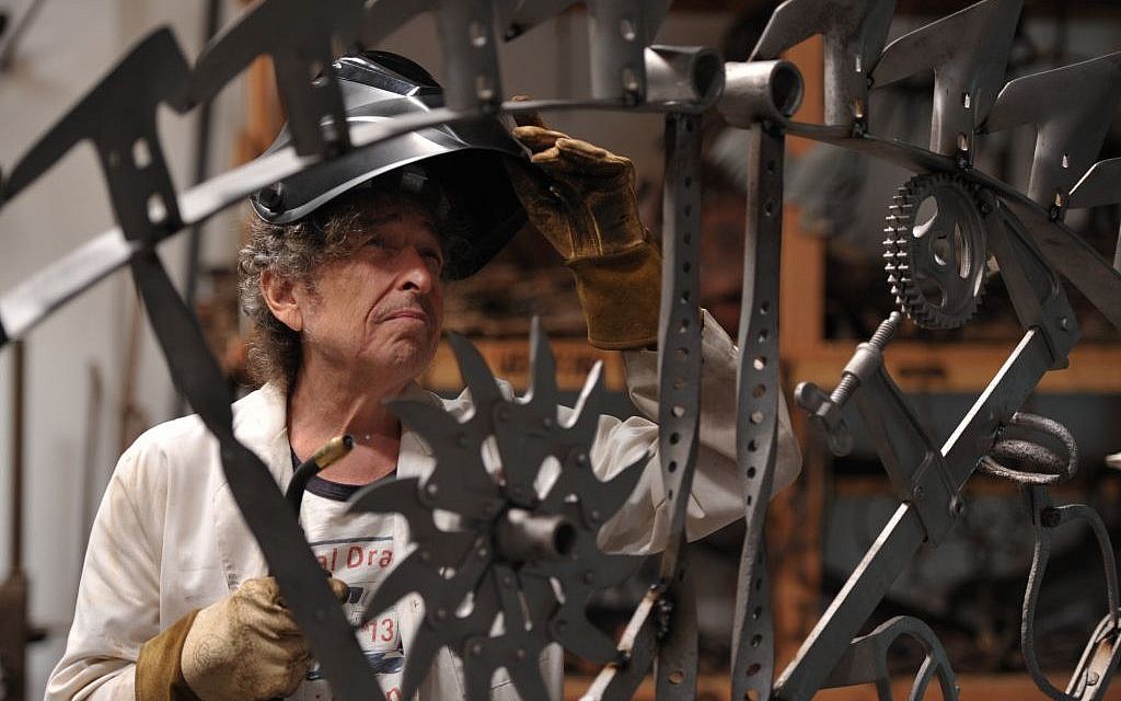 Bob Dylan at his iron works studio, September 2013 (photo credit: © John Shearer)