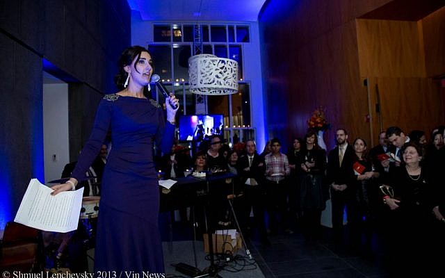 Allison Josephs speaks at the Jew in the City all stars event in Manhattan, November 24, 2013 (photo credit: Shmuel Lenchevsky/Vin News)