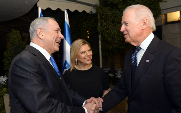 Prime Minister Benjamin Netanyahu and US Vice President Joe Biden in better days, on Monday, January 13, 2014. (photo credit: Haim Zach/GPO/Flash 90)