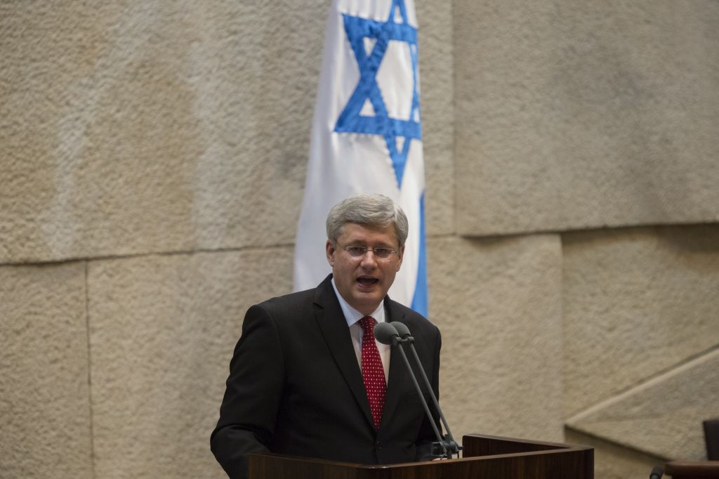 Canadian Prime Minister Stephen Harper addresses the Knesset, Monday, January 20, 2014. (Photo credit: Flash 90)