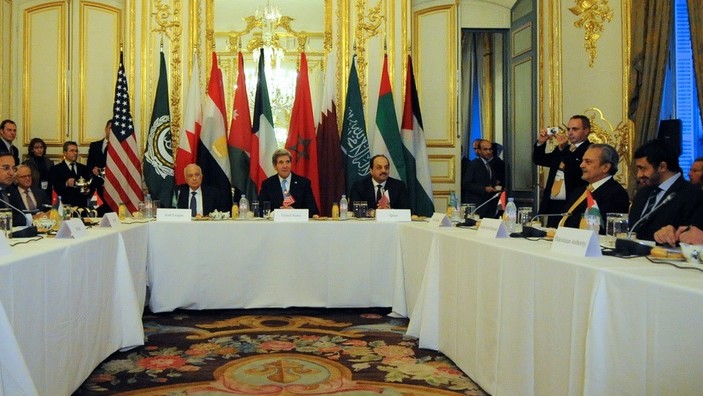 US Secretary of State John Kerry (center) at a meeting with Arab leaders in Paris, on January 12, 2014 (photo credit: US State Department official)
