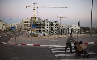 Illustrative: A housing construction site in Jerusalem, October 27, 2013. (Yonatan Sindel/Flash90)