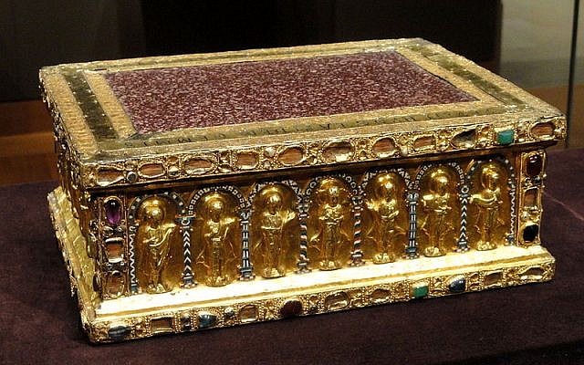 Portable Altar of Countess Gertrude from shortly after 1038, from the Guelph Treasure. (photo credit CC BY Wikipedia)