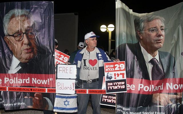 A protest for the release of Jonathan Pollard in March 2014. (photo credit: Roni Schutzer/Flash90)