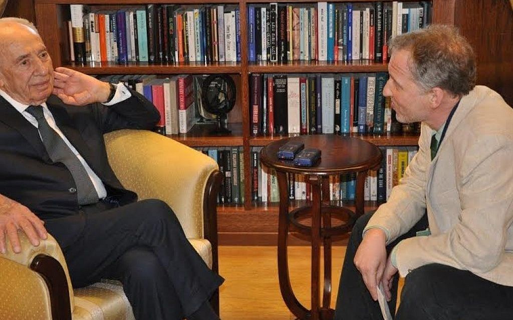 Shimon Peres speaks to The Times of Israel's David Horovitz (photo credit: Office of the President)