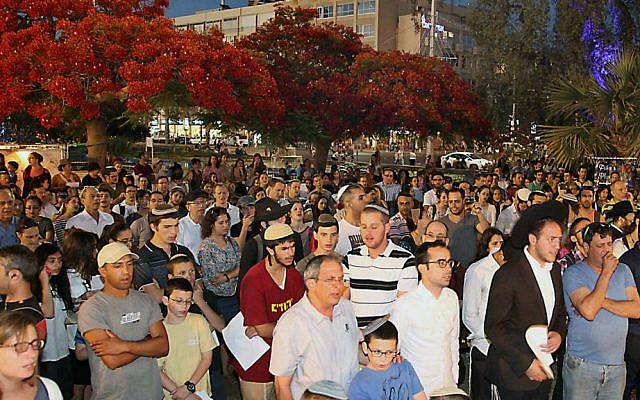 Israelis gather to pray for the release of three Jewish teenagers at Rabin Square in Tel Aviv on June 15, 2014. (photo credit: Gideon Markowicz/FLASH90)