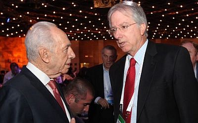 President Shimon Peres and Dennis Ross, the American diplomat, in Jerusalem, in 2014 (Photo credit: Yossi Zamir/Flash 90)