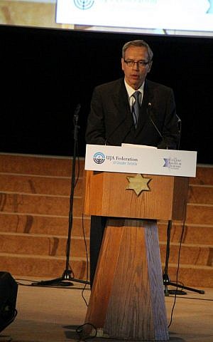 Canadian Minister of Finance Joe Oliver at a Toronto Jewish community memorial for the three slain Israeli teens on July 7, 2014. (courtesy)