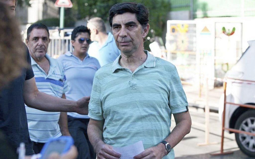 Simha Goldin, father of Second Lieutenant Hadar Goldin, speaks with the media outside the Goldin family home in Kfar Saba on Friday, August 1, 2014, after his son was reported kidnapped (Flash90)
