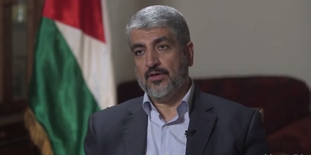 Hamas political chief Khaled Mashaal speaks to Michael Isikoff of Yahoo News in Doha, the Qatari capital, August 2014. (screen capture, Yahoo News)