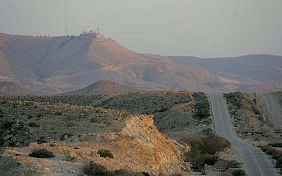 Mount Harif and the road running along the border between Israel and Egypt. (Moshe Shai/Flash90)