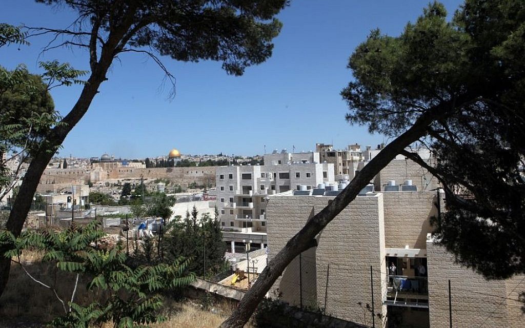 The Jewish neighborhood of Ma'ale Hazeitim, at the heart of the Arab neighborhood of Ras al-Amoud, on the Mount of Olives, May 2011 (Yossi Zamir/Flash90)