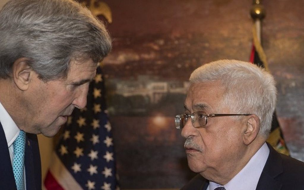 US Secretary of State John Kerry (left) meets with Palestinian Authority President Mahmoud Abbas in Amman on November 13, 2014. (AFP/Nicholas Kamm/Pool)