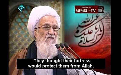 Iranian cleric Ayatollah Ali Movahedi-Kermani in a sermon to worshipers in Tehran during his Friday sermon, November 14, 2014. (screen capture: YouTube/Memri TV Videos)