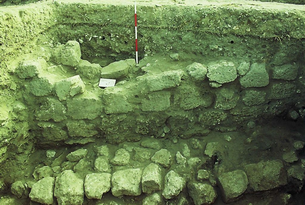 Part of the wall and ramp found during Aviram Oshri's excavations in Bethlehem of the Galilee (Courtesy Aviram Oshri)