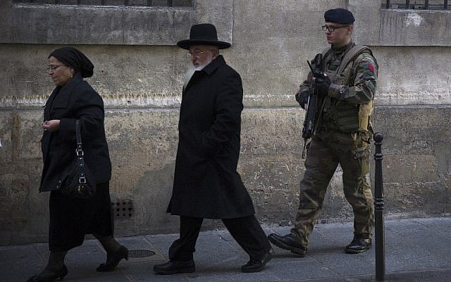 Illustrative photo of Jews in Paris, January 12, 2015. (AFP Photo/Joel Saget)