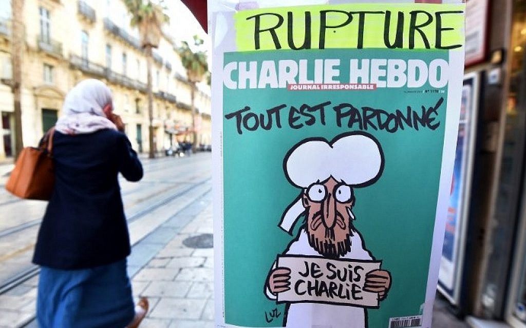 A sign that translates as 'Charlie Hebdo - Sold Out' at a newsstand in Montpellier on January 14, 2015 (photo credit: AFP/PASCAL GUYOT)