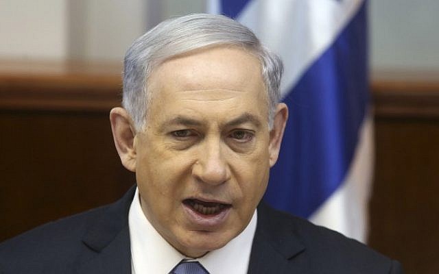 Prime Minister Benjamin Netanyahu leads the weekly cabinet meeting in Jerusalem, January 4, 2015. (photo credit: Marc Israel Sellem/POOL/Flash90)
