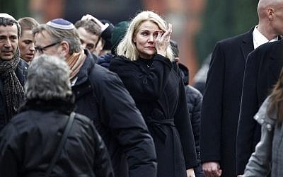 Danish Prime Minister Helle Thorning-Schmidt (C) attends the burial of Dan Uzan, Jewish victim of the February 15, 2015 attacks, at the Vestre Kirkegaard cemetery in Copenhagen on February 18, 2015.  (photo credit: AFP/Scanpix Denmark/ Bax Lindhart)