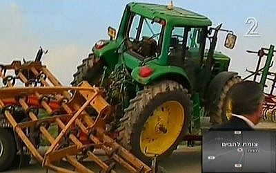 The tractor involved in a deadly crash in Israel's south on February 3, 2015. (Screen capture: Channel 2)