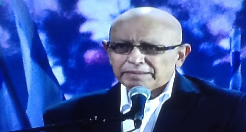 Ex-Mossad chief Meir Dagan speaks at an anti-Netanyahu election rally in Rabin Square, Tel Aviv, March 7, 2015 (screen capture: Channel 10)
