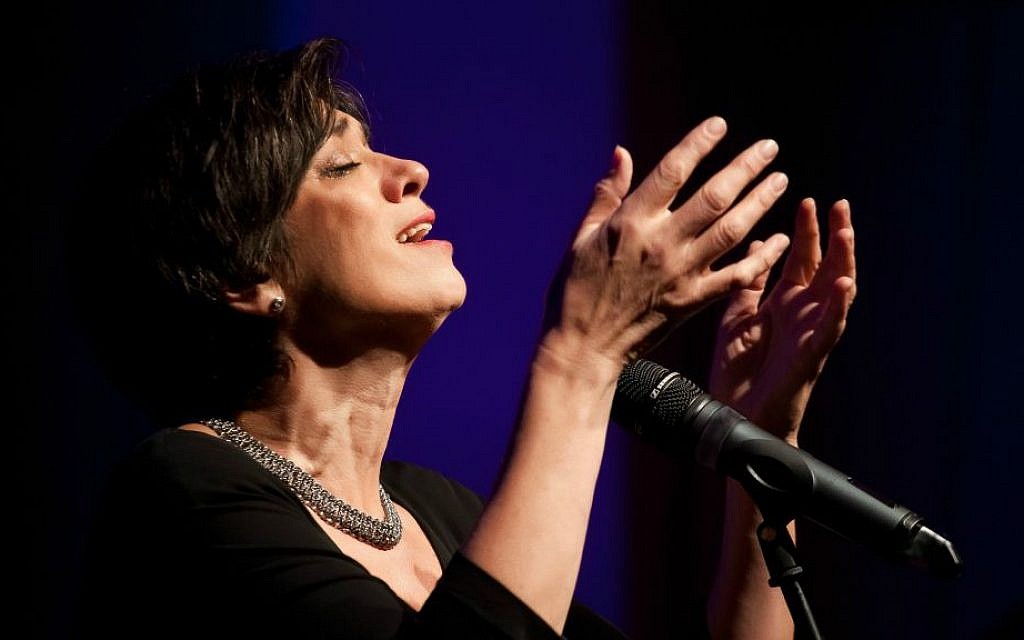 Yiddish singer Bente Kahan will appear in Tel Aviv and London in April to 70th anniversary of the liberation of Bergen-Belsen. (courtesy)