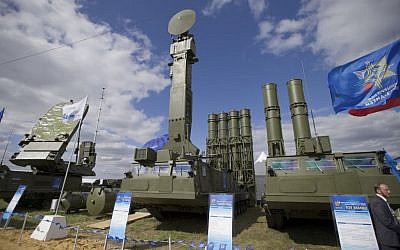 A Russian air defense missile system Antey 2500, or S-300 VM, is on display at the opening of the MAKS Air Show in Zhukovsky outside Moscow, August 27, 2013. (AP/Ivan Sekretarev, File)