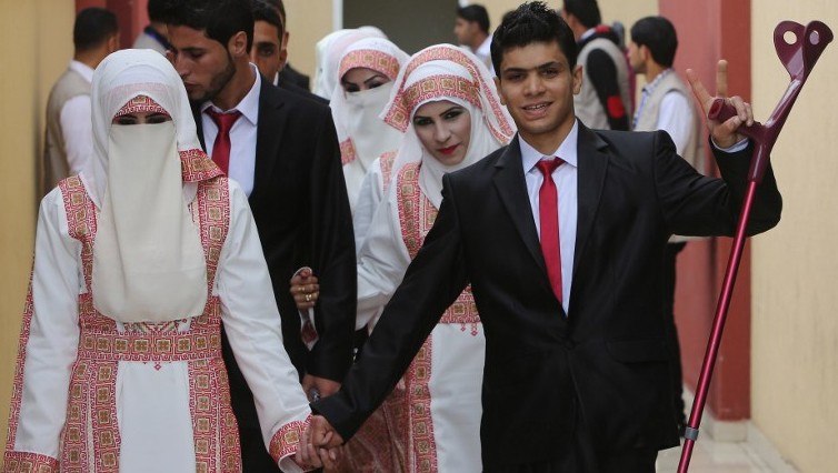 200 Couples Marry In Mass Gaza Wedding The Times Of Israel