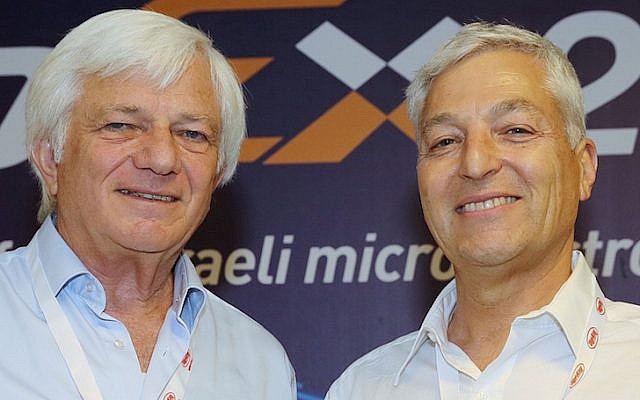 Shmuel Barkan, dr(L) and Shlomo Gradman at ChipEx2015 (Photo credit: Courtesy)