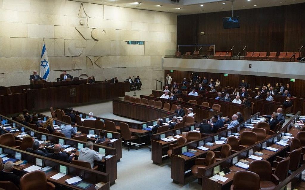 Prime Minister Benjamin Netanyahu addresses the Knesset, May 4, 2015. (photo credit: Miriam Alster/Flash90)