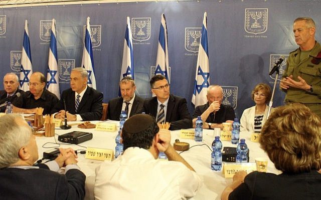 IDF Chief of Staff Benny Gantz briefs Israeli cabinet ministers during the conflict with Gaza, July 18, 2014 (Photo by Flash90)